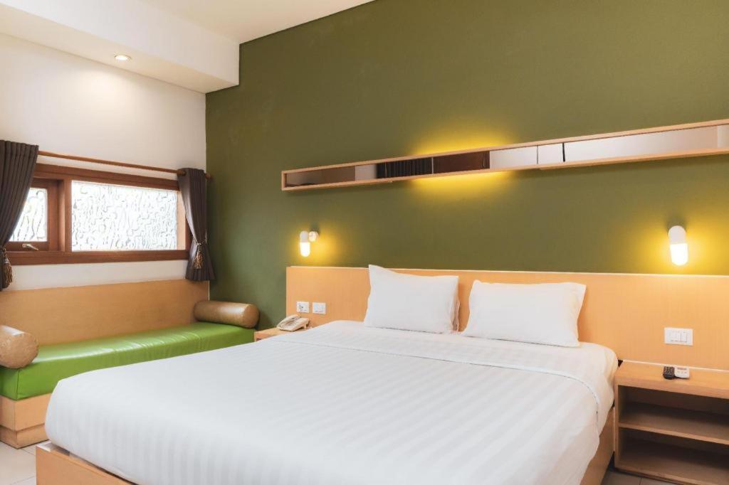 Hotel Tibera Taman Cibeunying Bandung Dış mekan fotoğraf