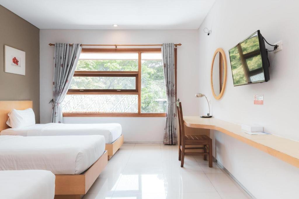 Hotel Tibera Taman Cibeunying Bandung Dış mekan fotoğraf