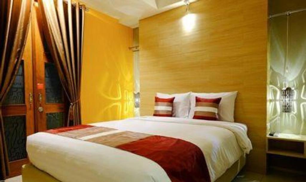 Hotel Tibera Taman Cibeunying Bandung Dış mekan fotoğraf