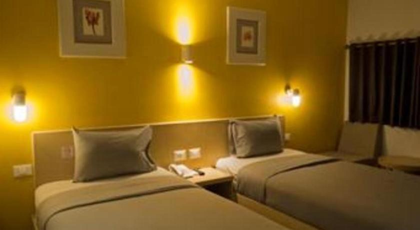Hotel Tibera Taman Cibeunying Bandung Dış mekan fotoğraf