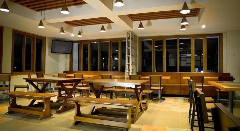 Hotel Tibera Taman Cibeunying Bandung Dış mekan fotoğraf