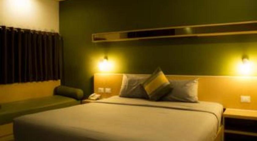 Hotel Tibera Taman Cibeunying Bandung Dış mekan fotoğraf